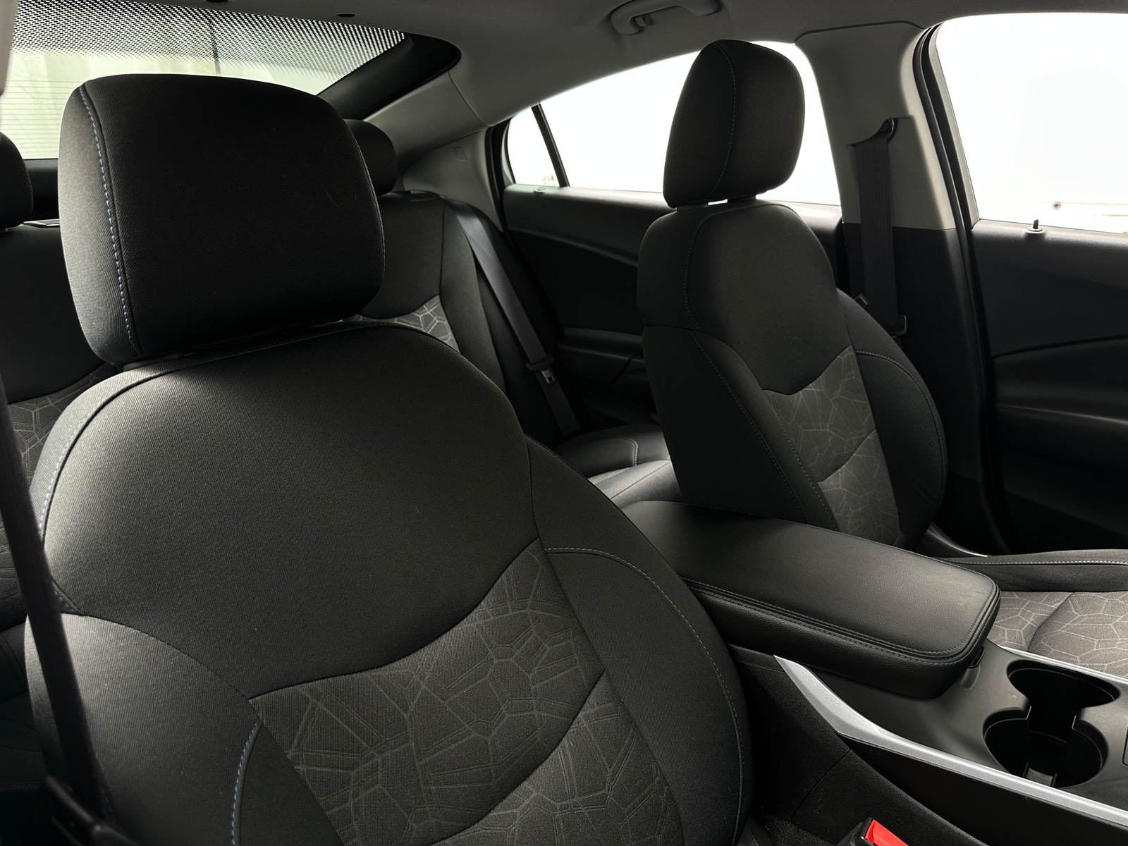 Thumbnail: 2017 Chevrolet Volt - 2