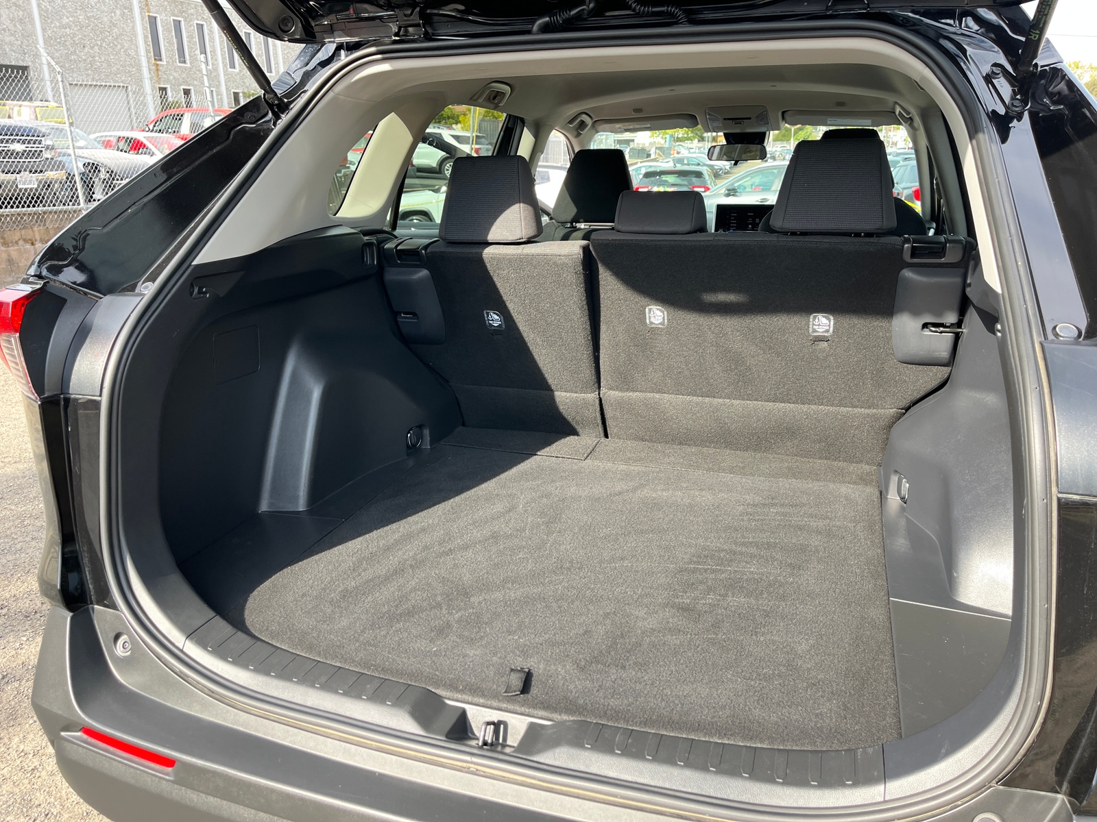 Thumbnail: 2025 Toyota RAV4 - 6