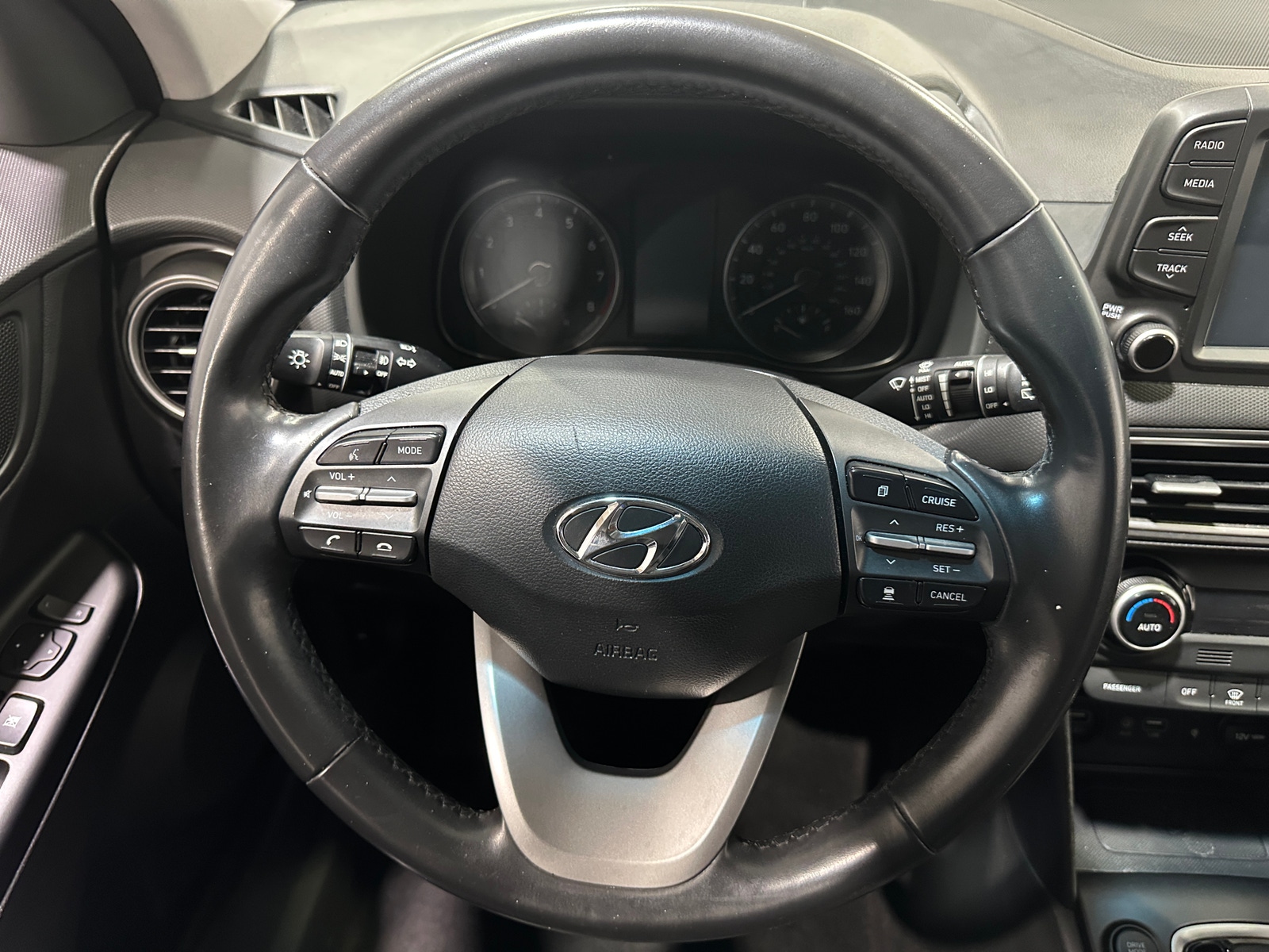 Thumbnail: 2020 Hyundai Kona - 4