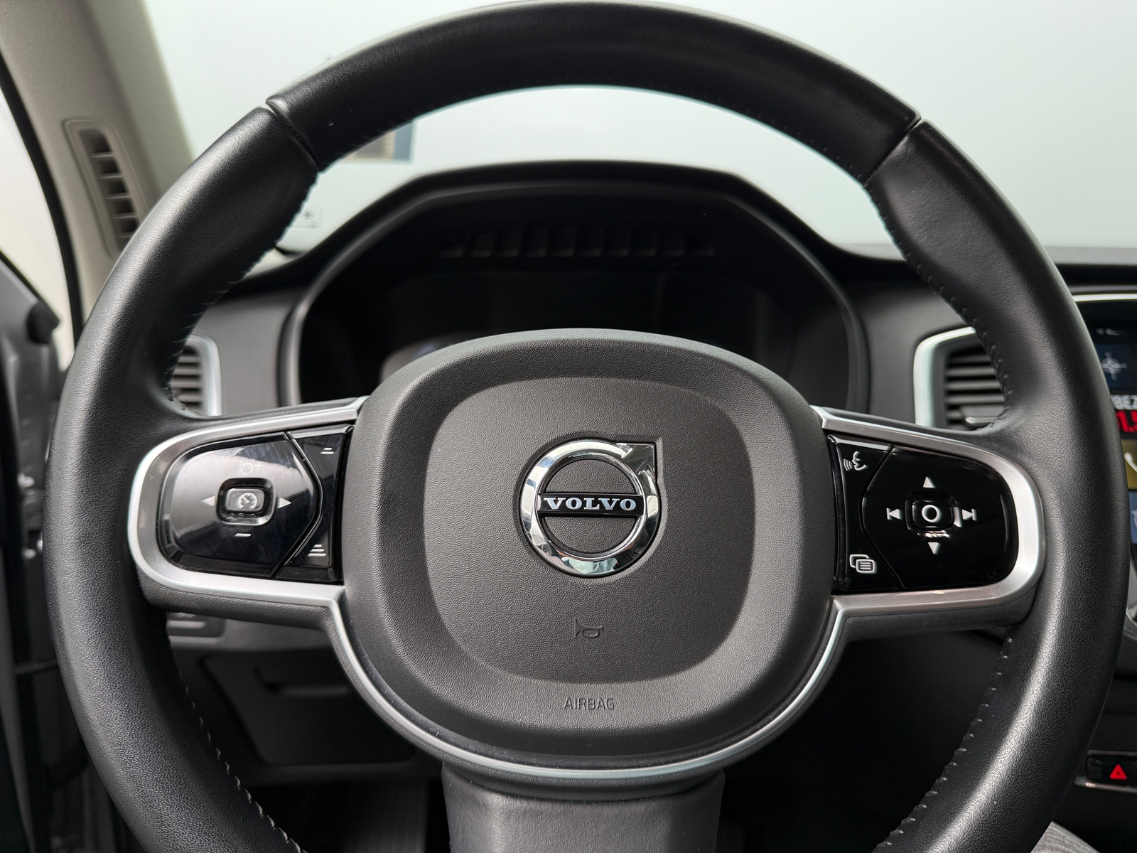 Thumbnail: 2020 Volvo XC90 - 4