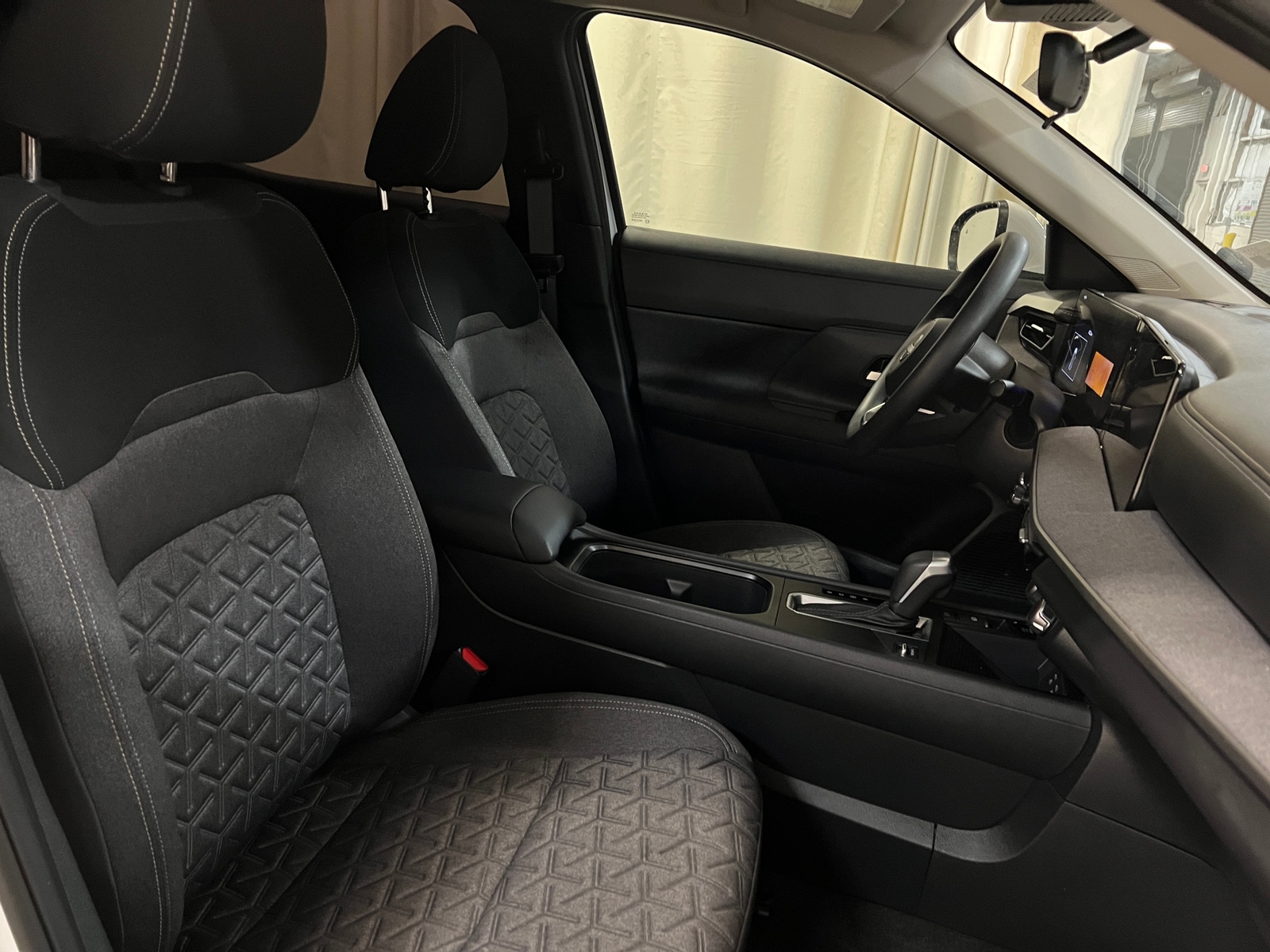 Thumbnail: 2025 Nissan Kicks - 2