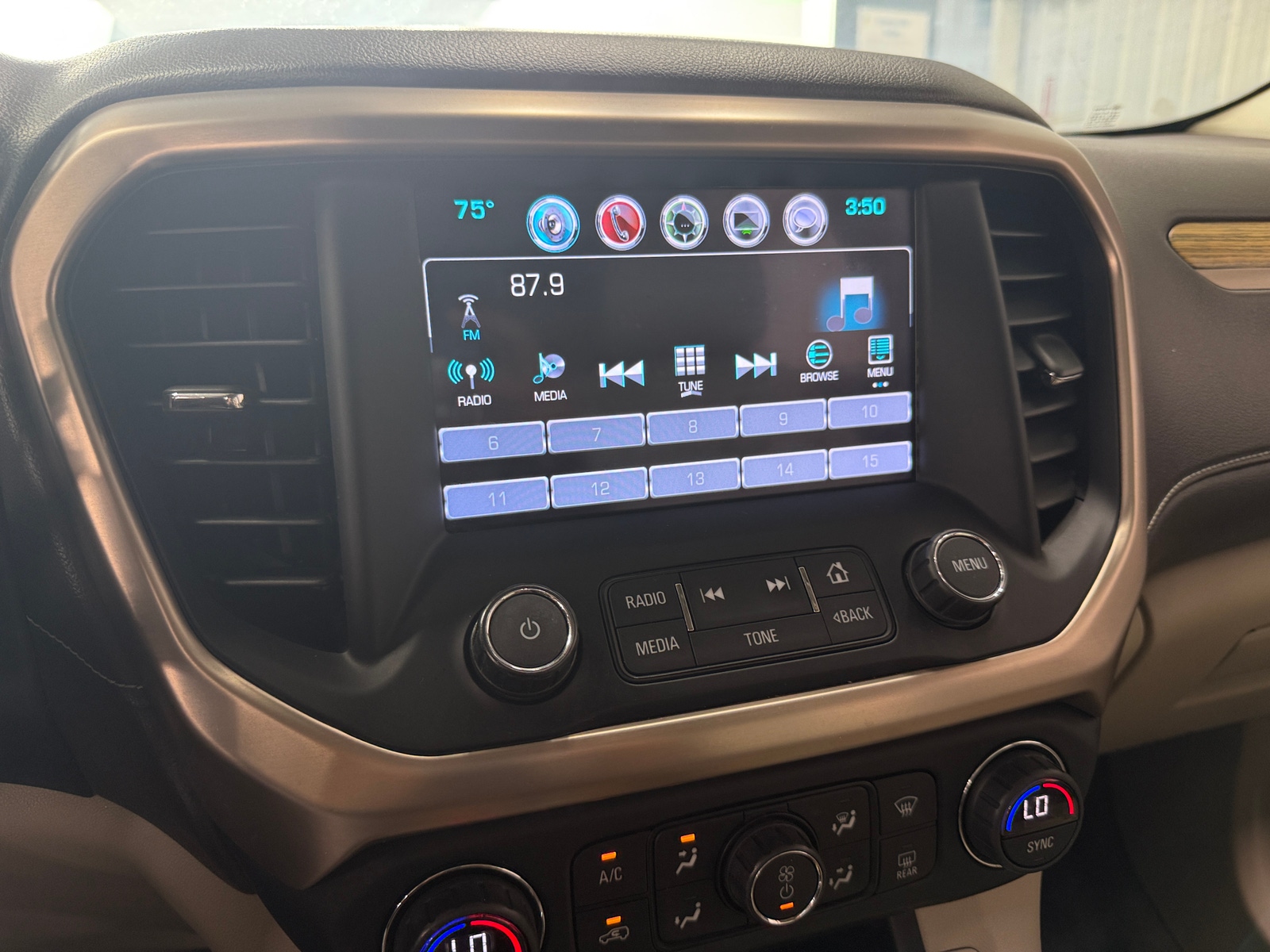 Thumbnail: 2017 GMC Acadia - 3