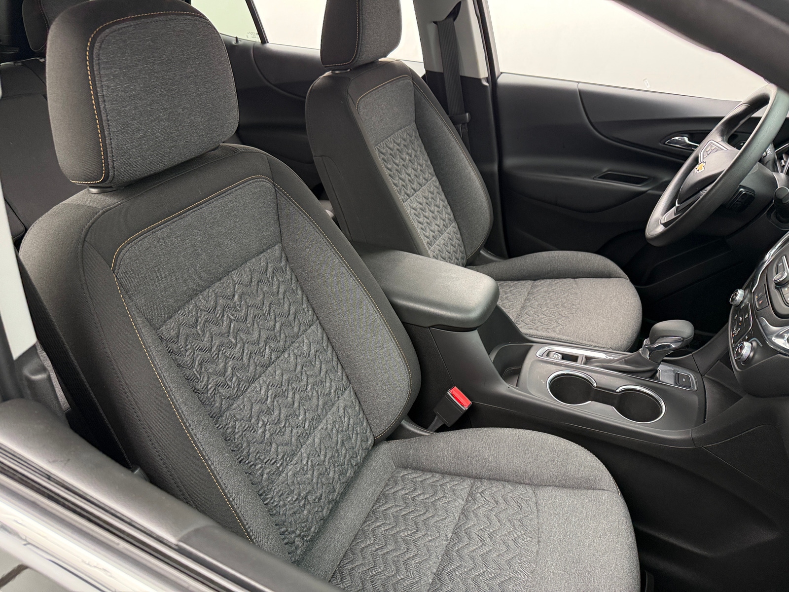 Thumbnail: 2022 Chevrolet Equinox - 2
