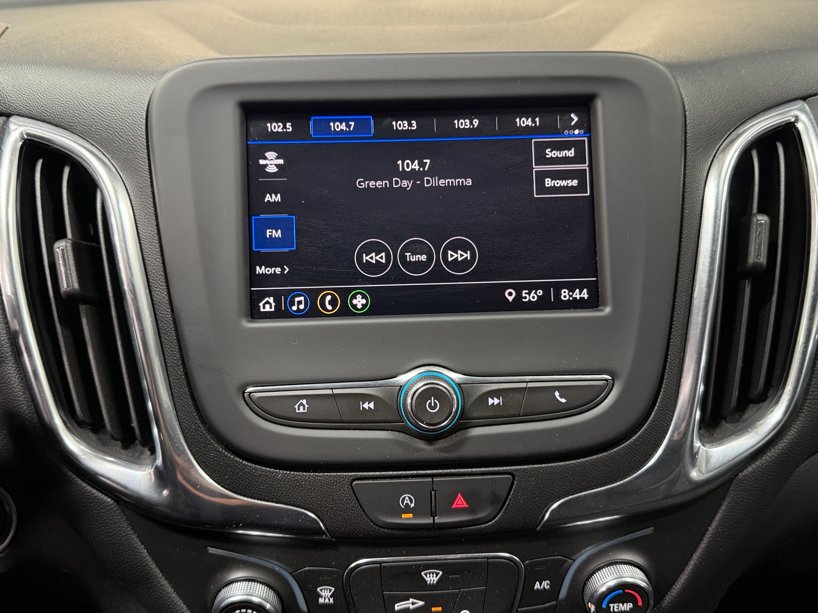 Thumbnail: 2022 Chevrolet Equinox - 4