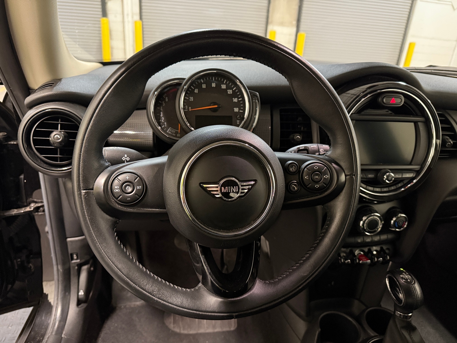 Thumbnail: 2019 MINI Cooper Hardtop - 4
