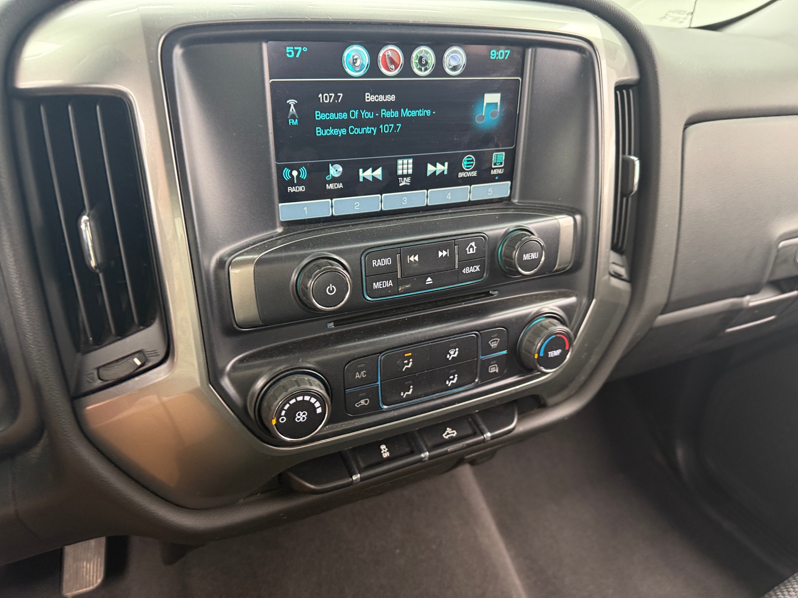 Thumbnail: 2019 Chevrolet Silverado 1500 - 4