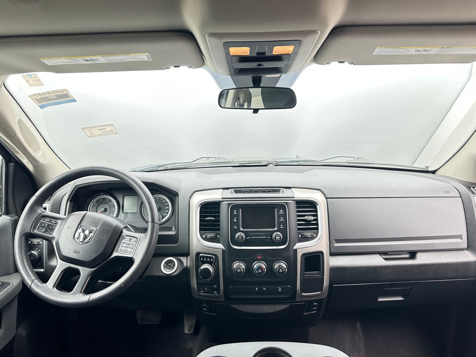 Thumbnail: 2020 RAM 1500 Classic - 3