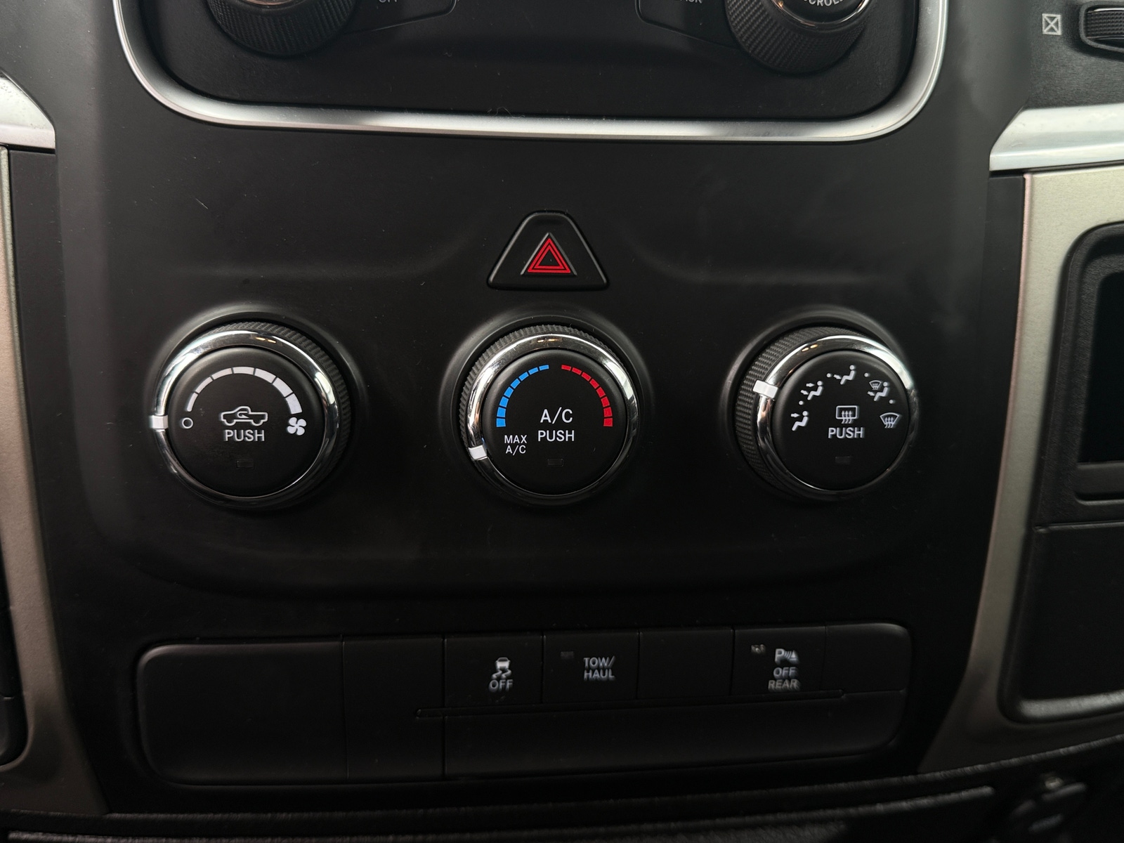 Thumbnail: 2020 RAM 1500 Classic - 4