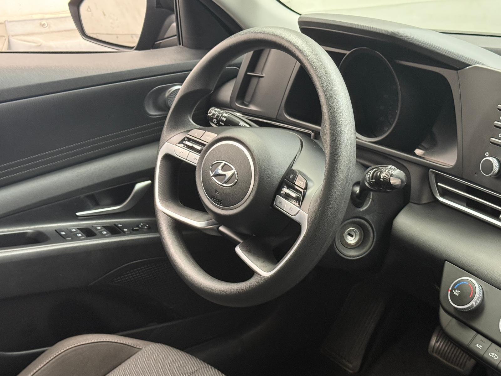 Thumbnail: 2023 Hyundai Elantra - 5