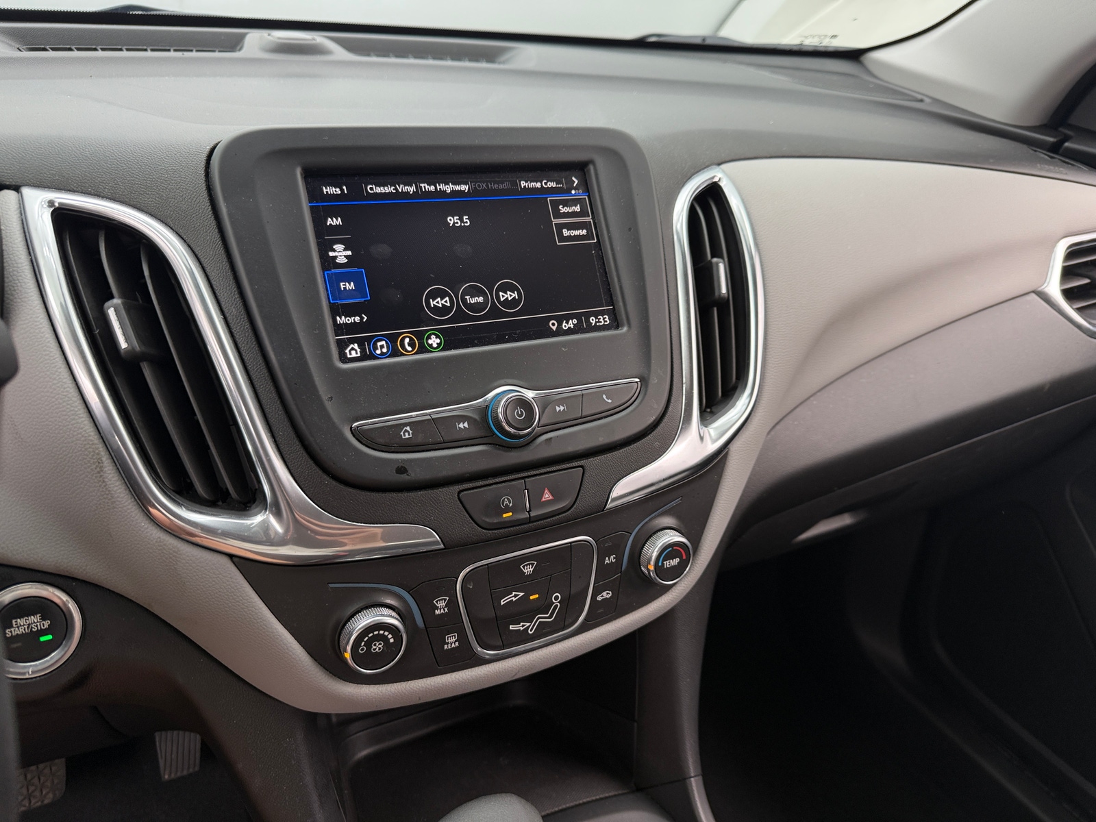 Thumbnail: 2022 Chevrolet Equinox - 4