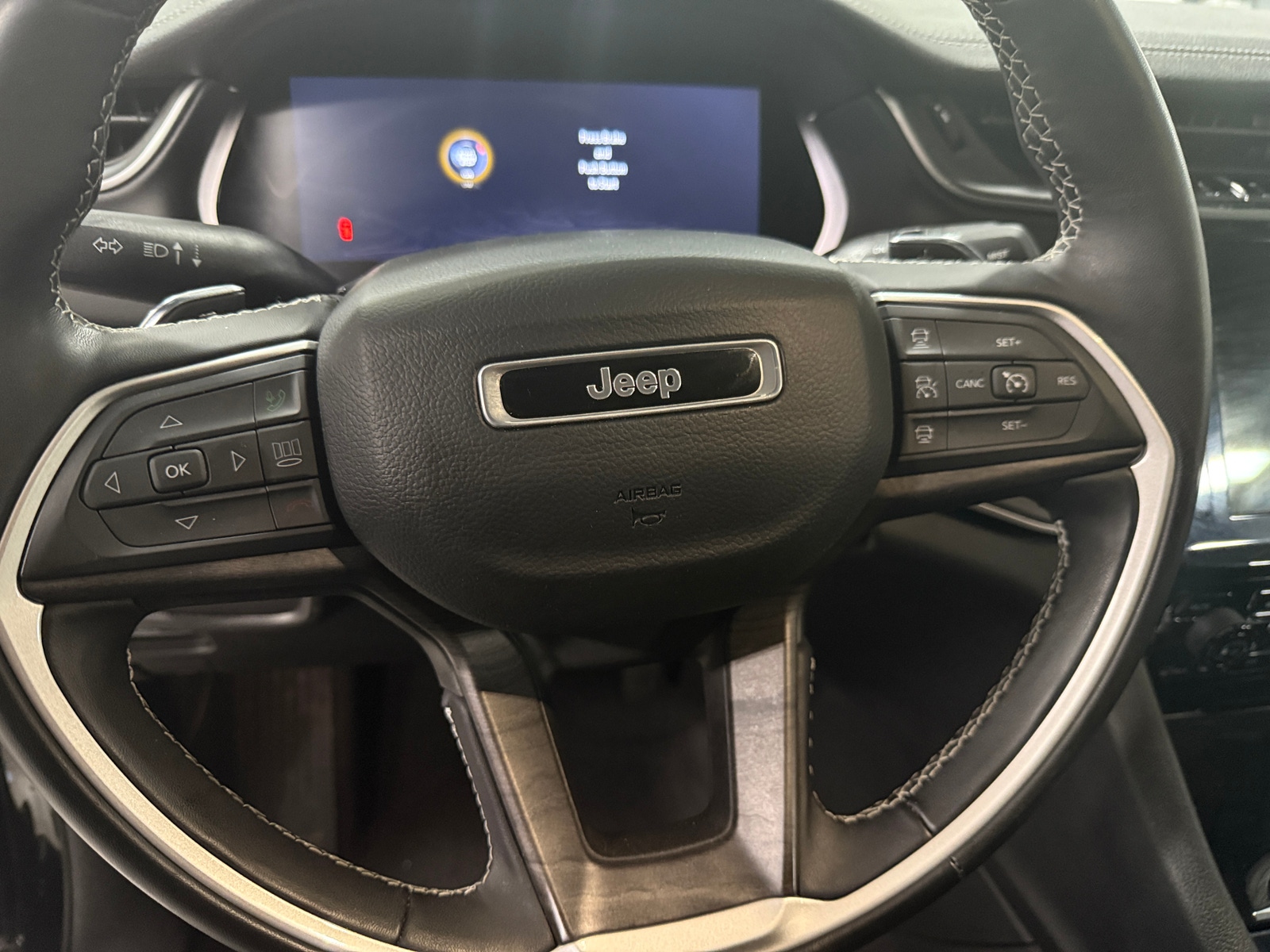 Thumbnail: 2022 Jeep Grand Cherokee L - 4