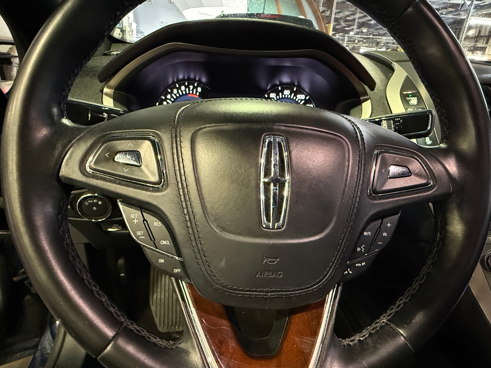 Thumbnail: 2018 Lincoln MKZ - 4