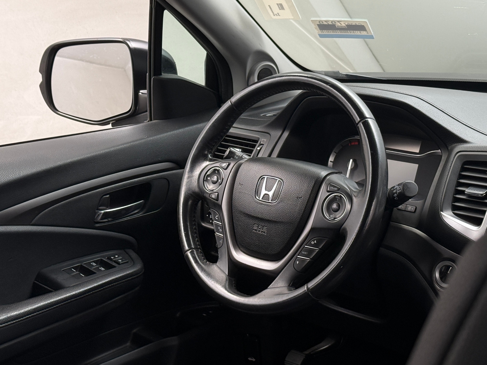 Thumbnail: 2017 Honda Pilot - 4
