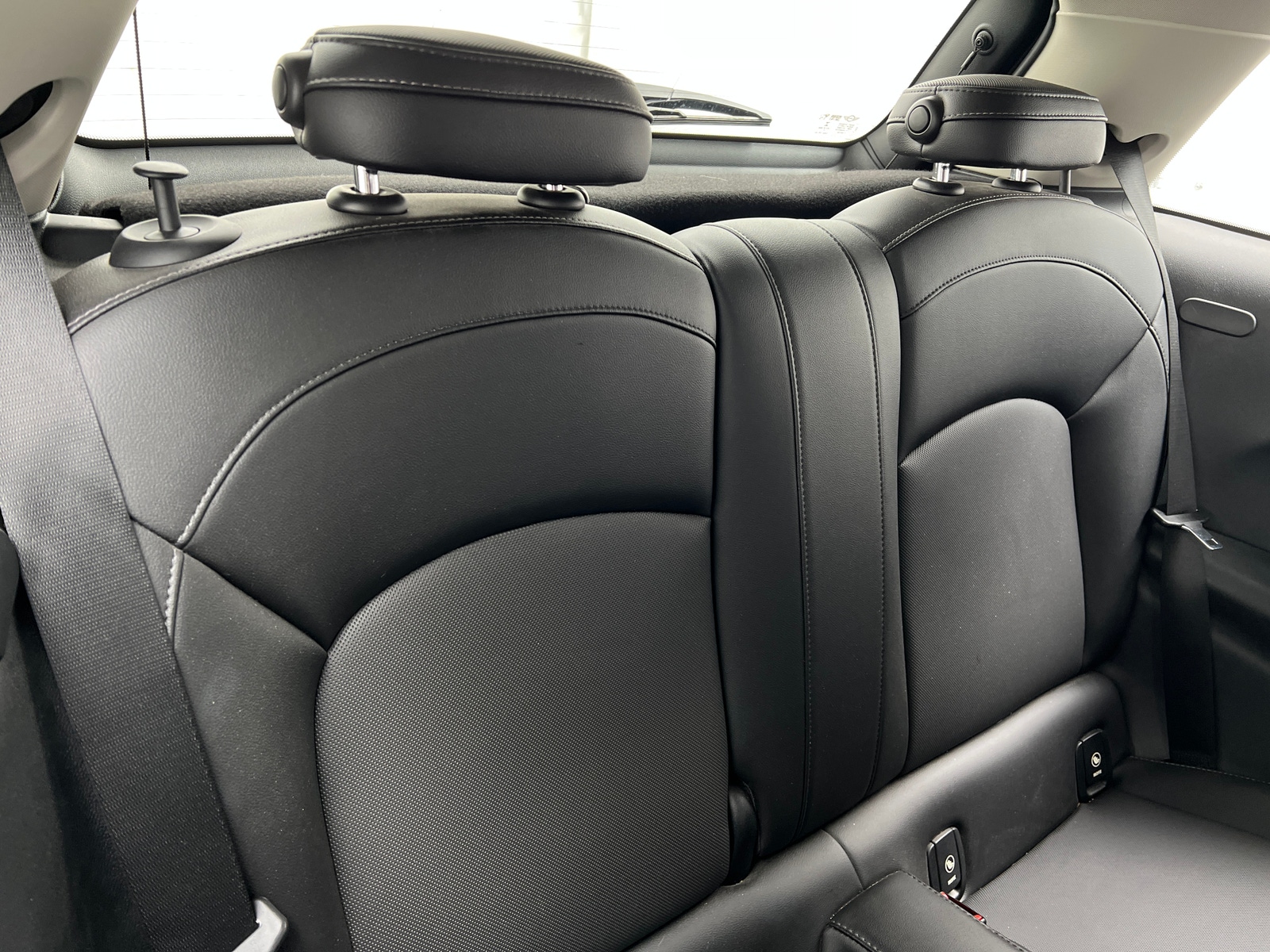 Thumbnail: 2016 MINI Cooper Hardtop - 5