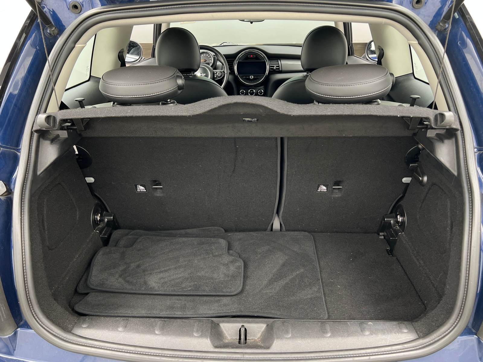 Thumbnail: 2016 MINI Cooper Hardtop - 6
