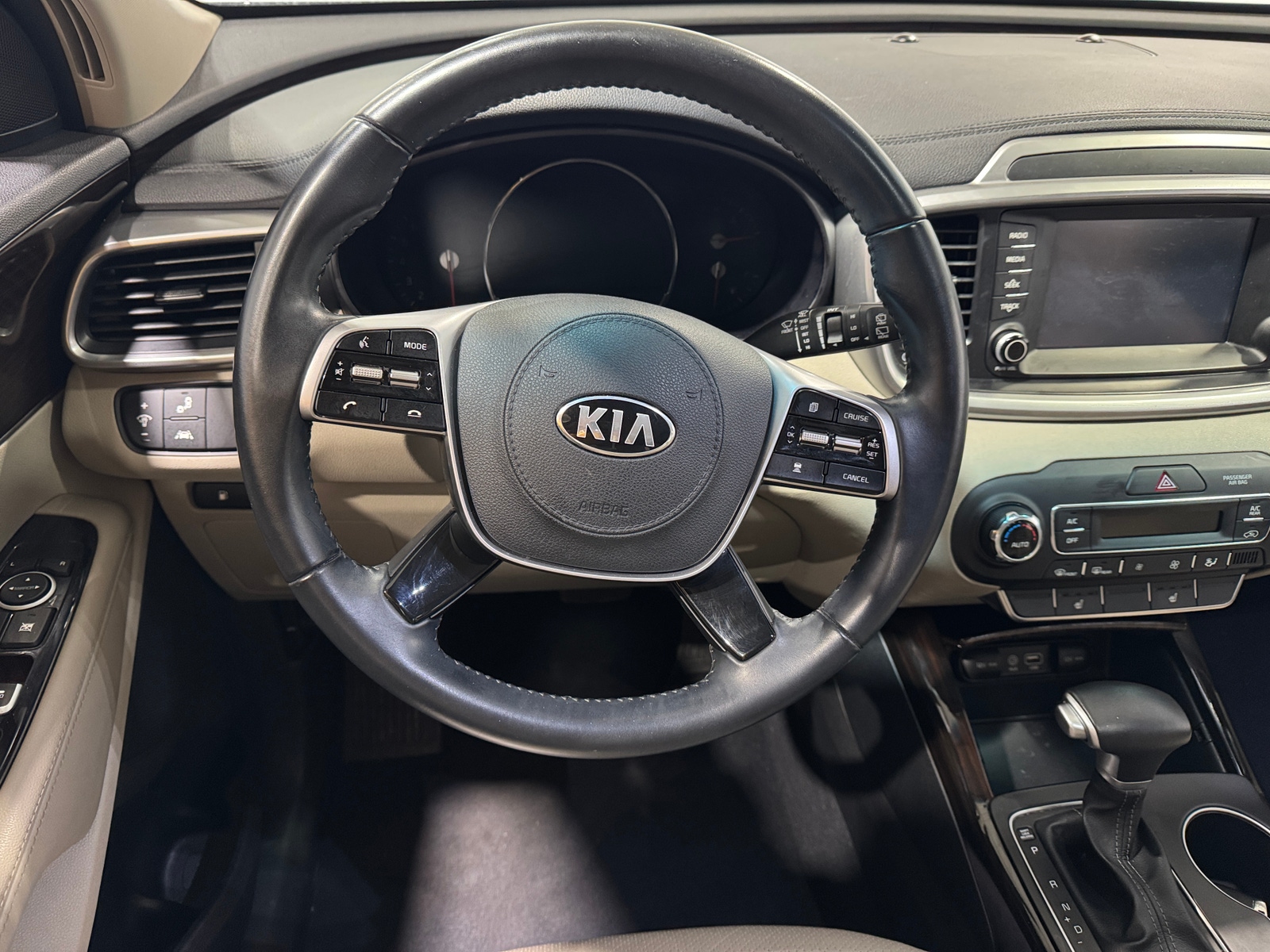 Thumbnail: 2020 Kia Sorento - 4