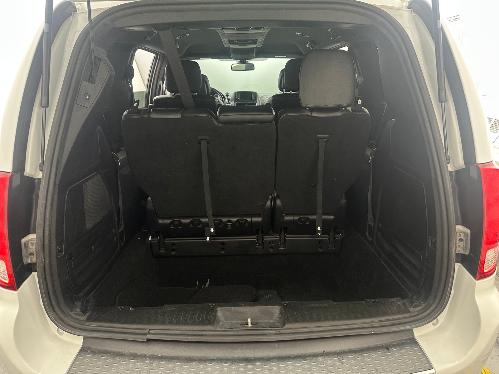 Thumbnail: 2019 Dodge Grand Caravan - 6