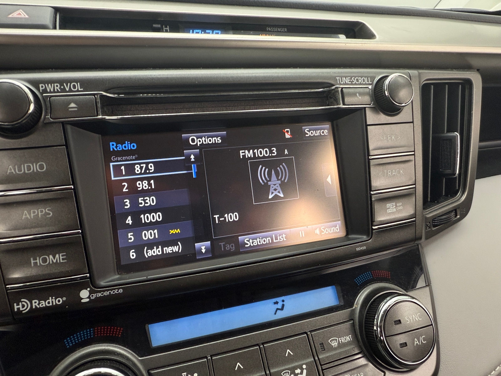 Thumbnail: 2014 Toyota RAV4 - 3