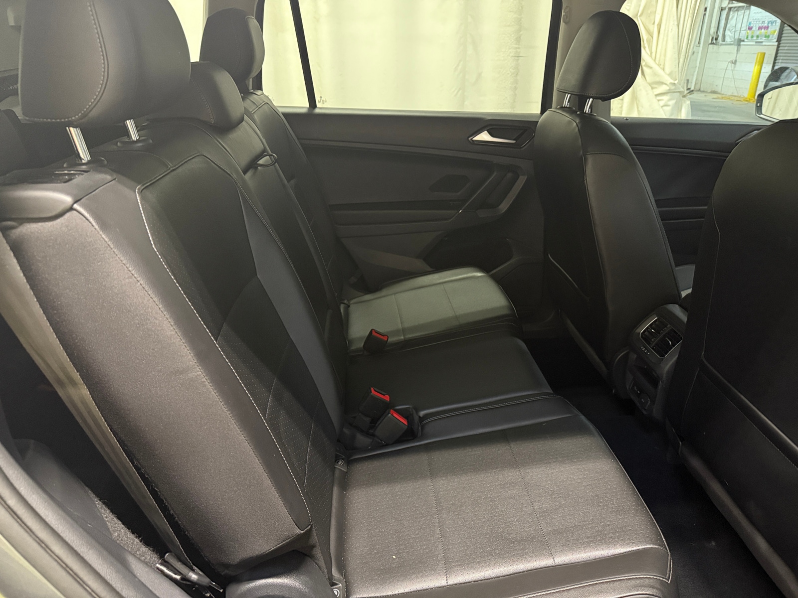 Thumbnail: 2018 Volkswagen Tiguan - 5