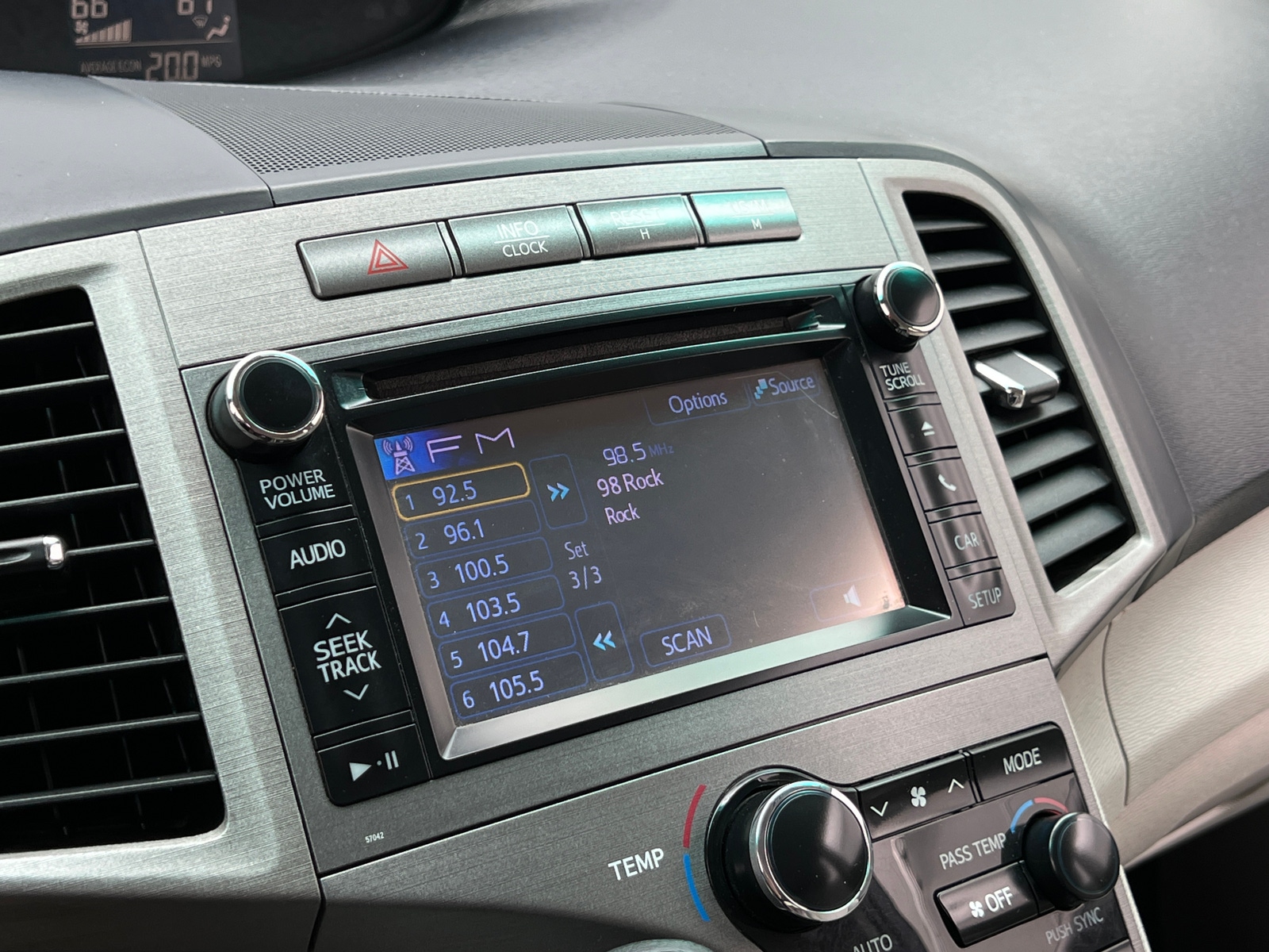 Thumbnail: 2013 Toyota Venza - 4