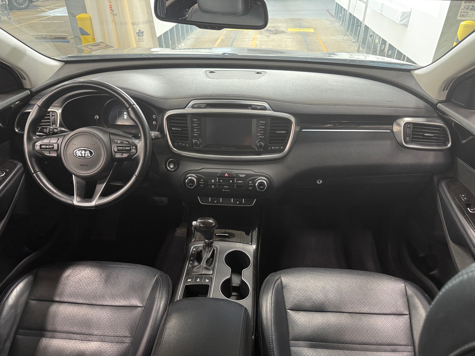 Thumbnail: 2017 Kia Sorento - 2