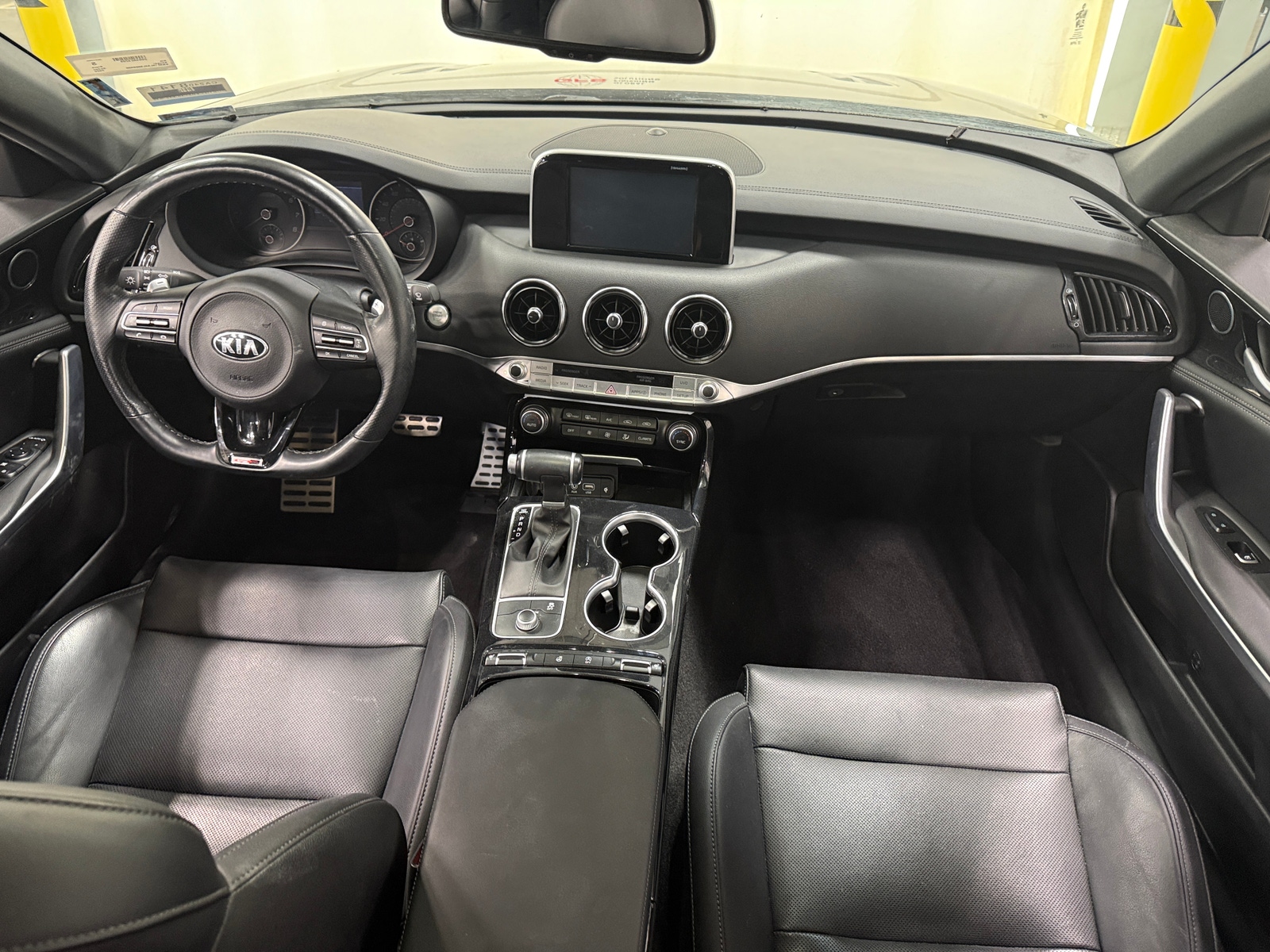 Thumbnail: 2020 Kia Stinger - 2