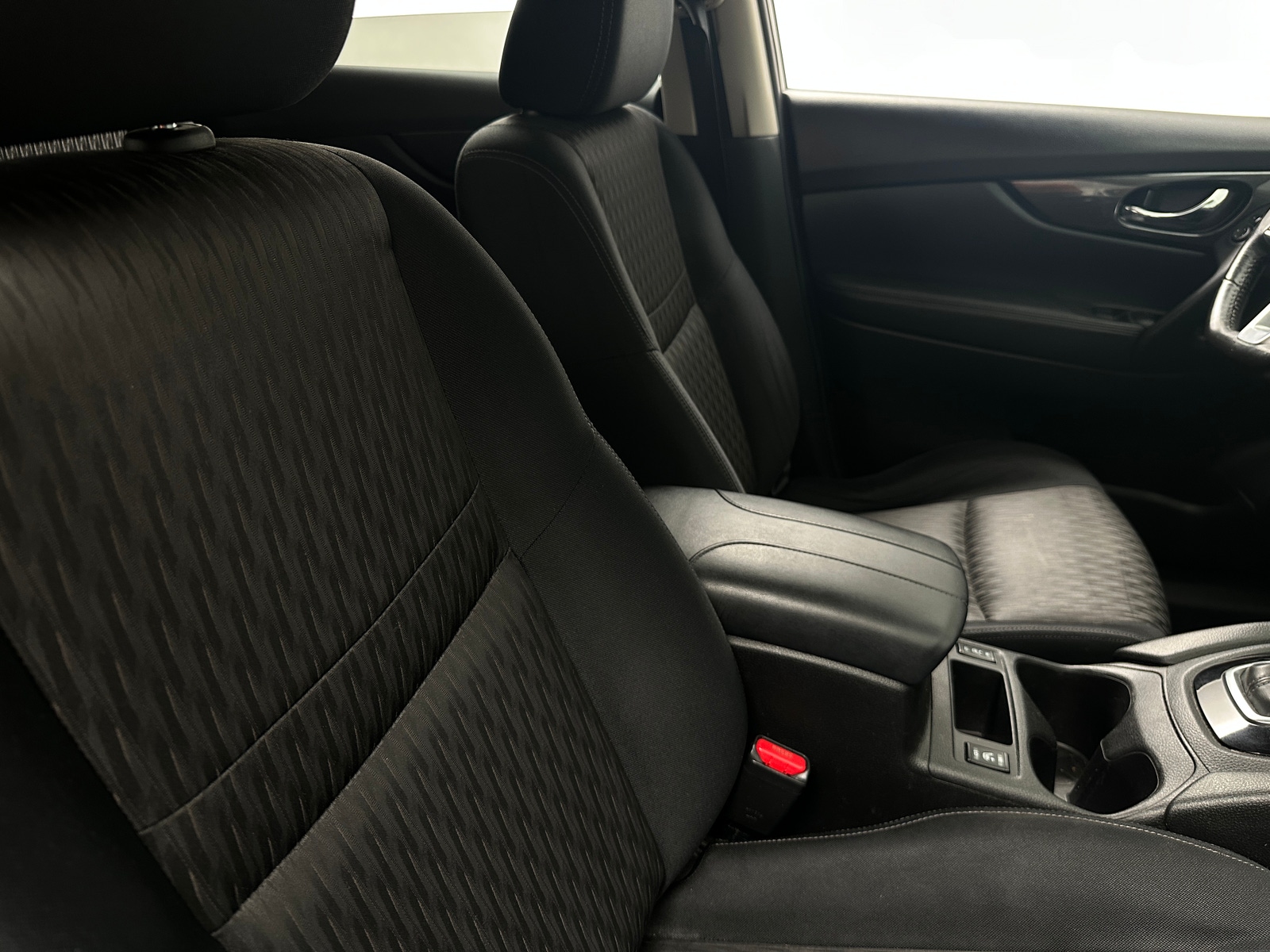 Thumbnail: 2017 Nissan Rogue - 2