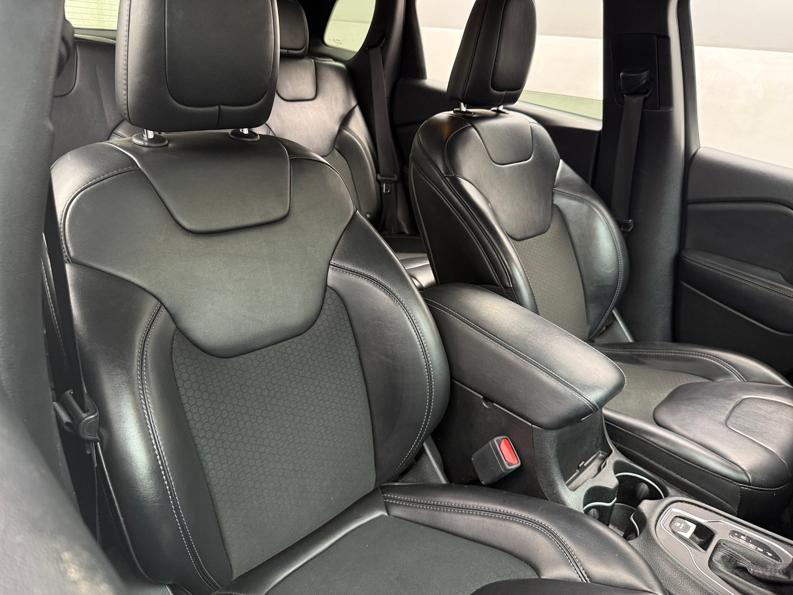 Thumbnail: 2019 Jeep Cherokee - 2