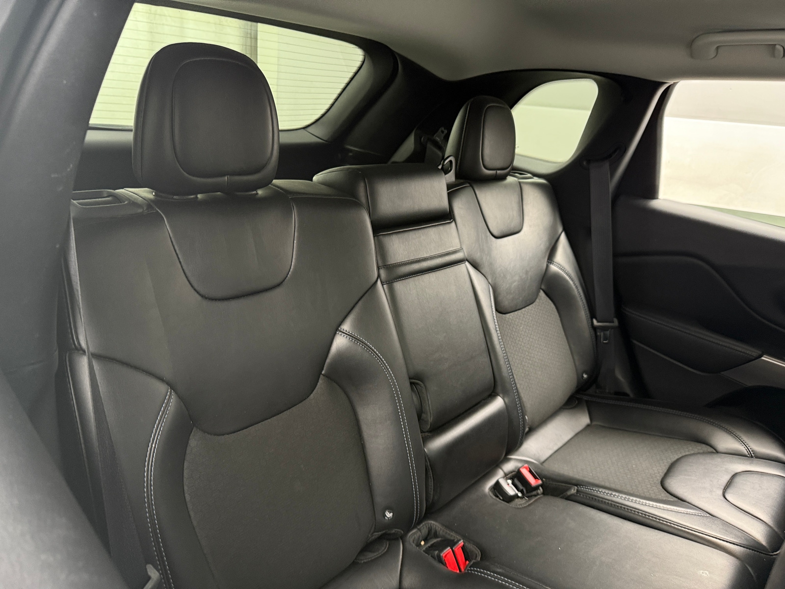 Thumbnail: 2019 Jeep Cherokee - 6