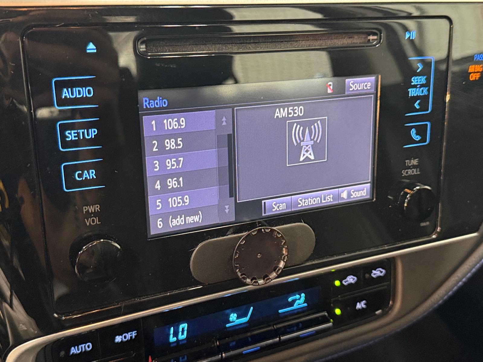 Thumbnail: 2019 Toyota Corolla - 4