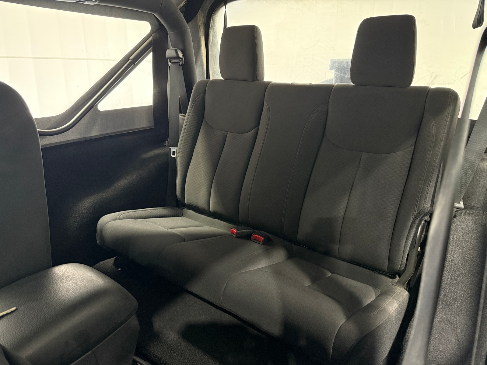 Thumbnail: 2015 Jeep Wrangler - 6