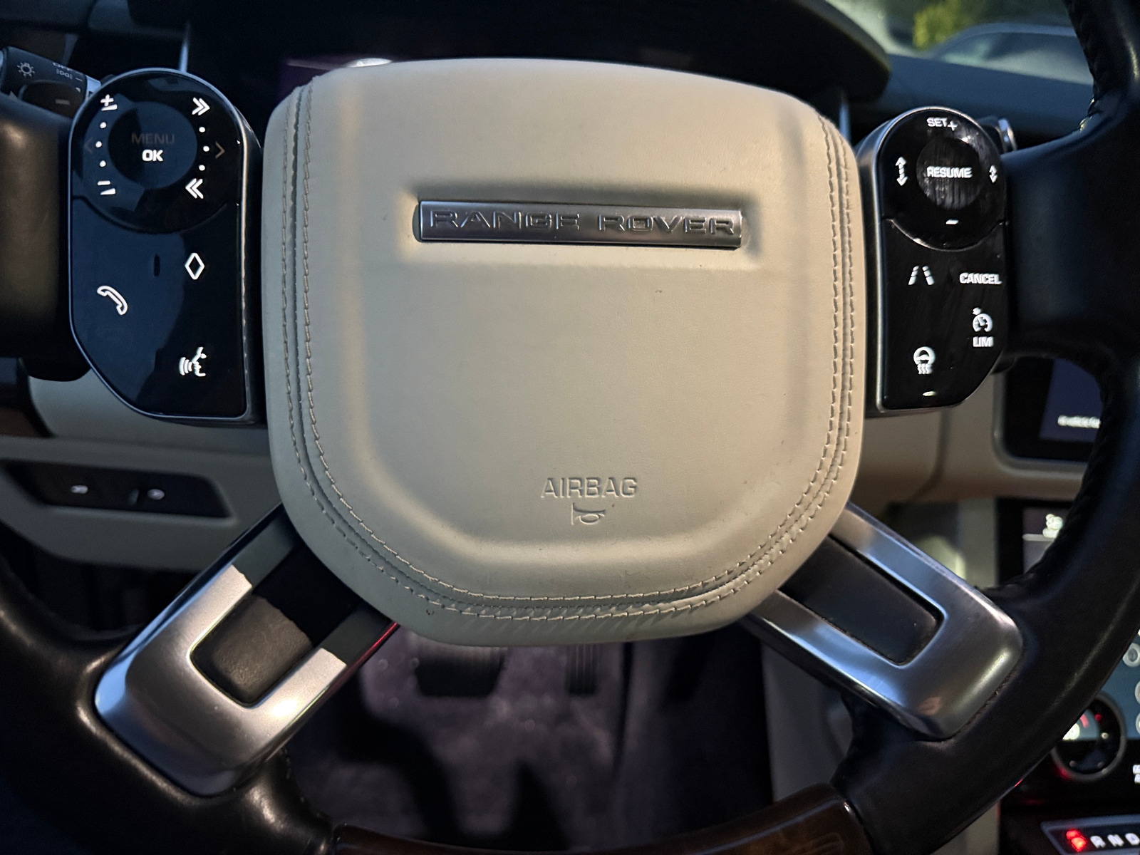 Thumbnail: 2020 Land Rover Range Rover - 4