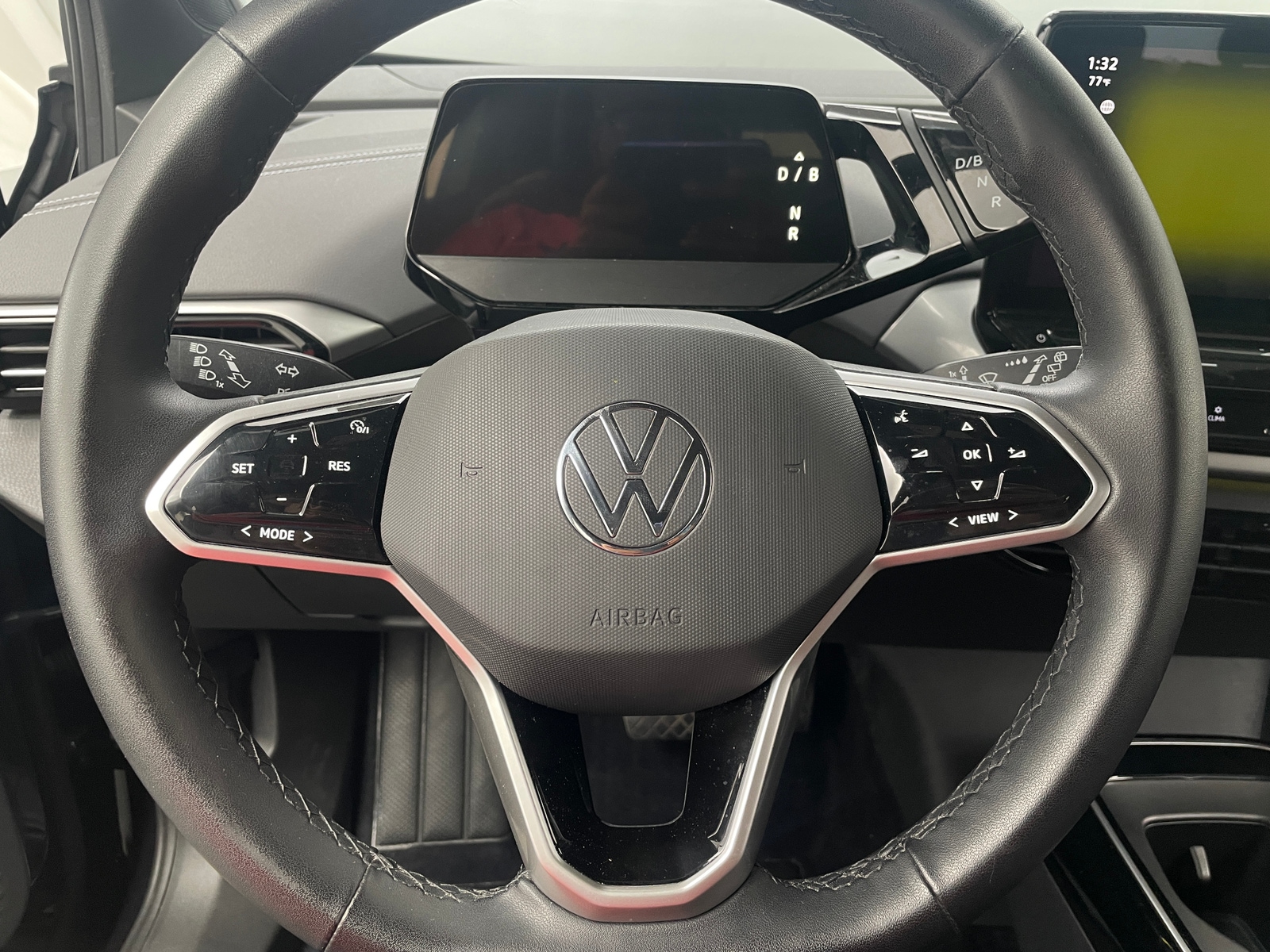 Thumbnail: 2023 Volkswagen ID.4 - 4