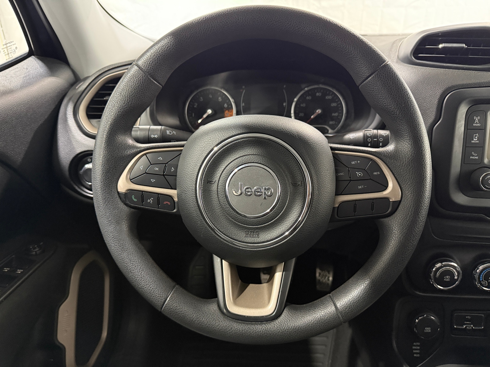 Thumbnail: 2017 Jeep Renegade - 5