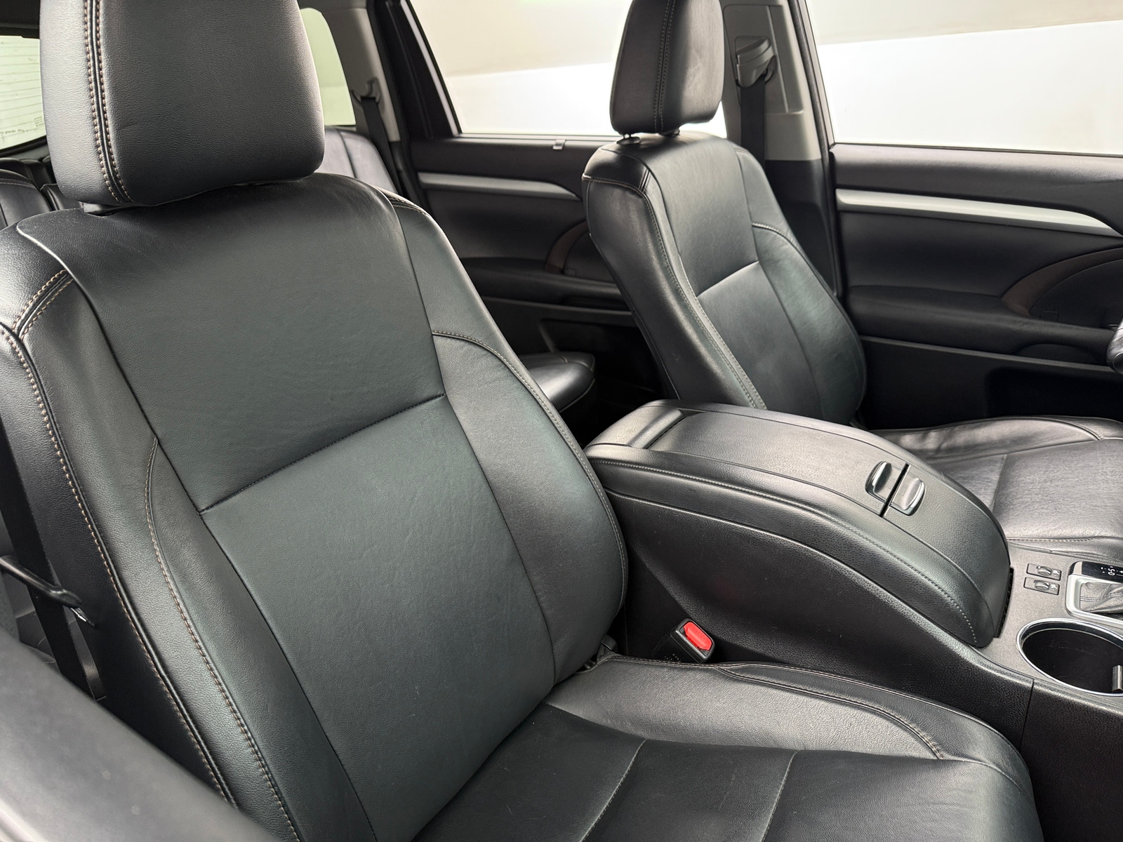 Thumbnail: 2018 Toyota Highlander - 2