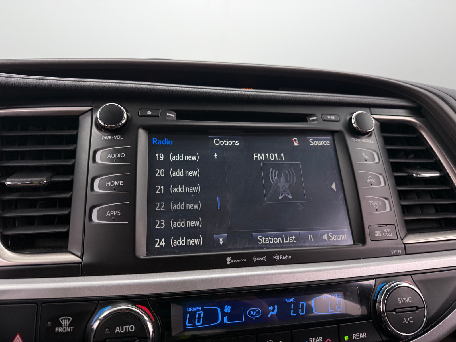 Thumbnail: 2018 Toyota Highlander - 4