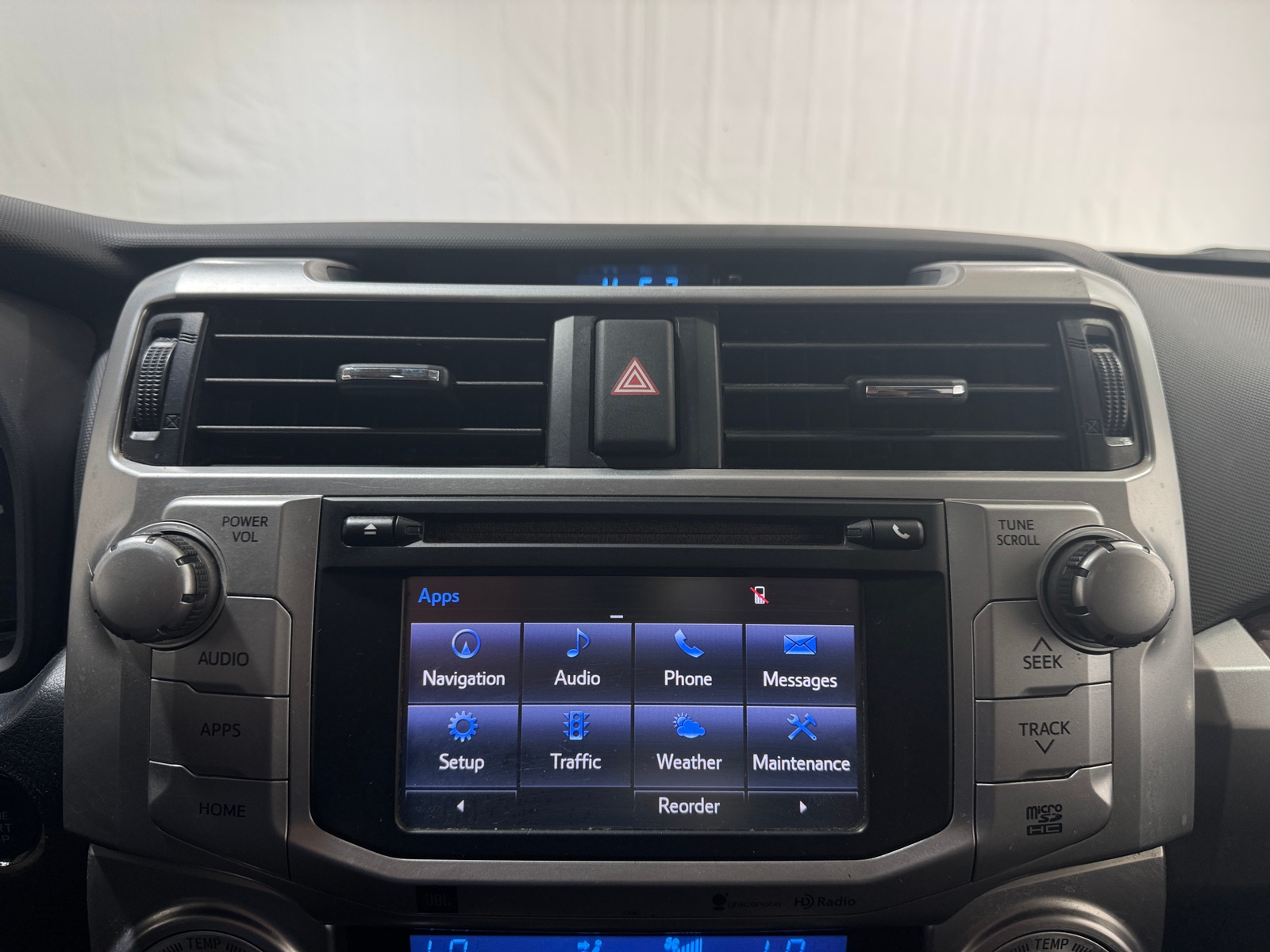 Thumbnail: 2015 Toyota 4Runner - 3