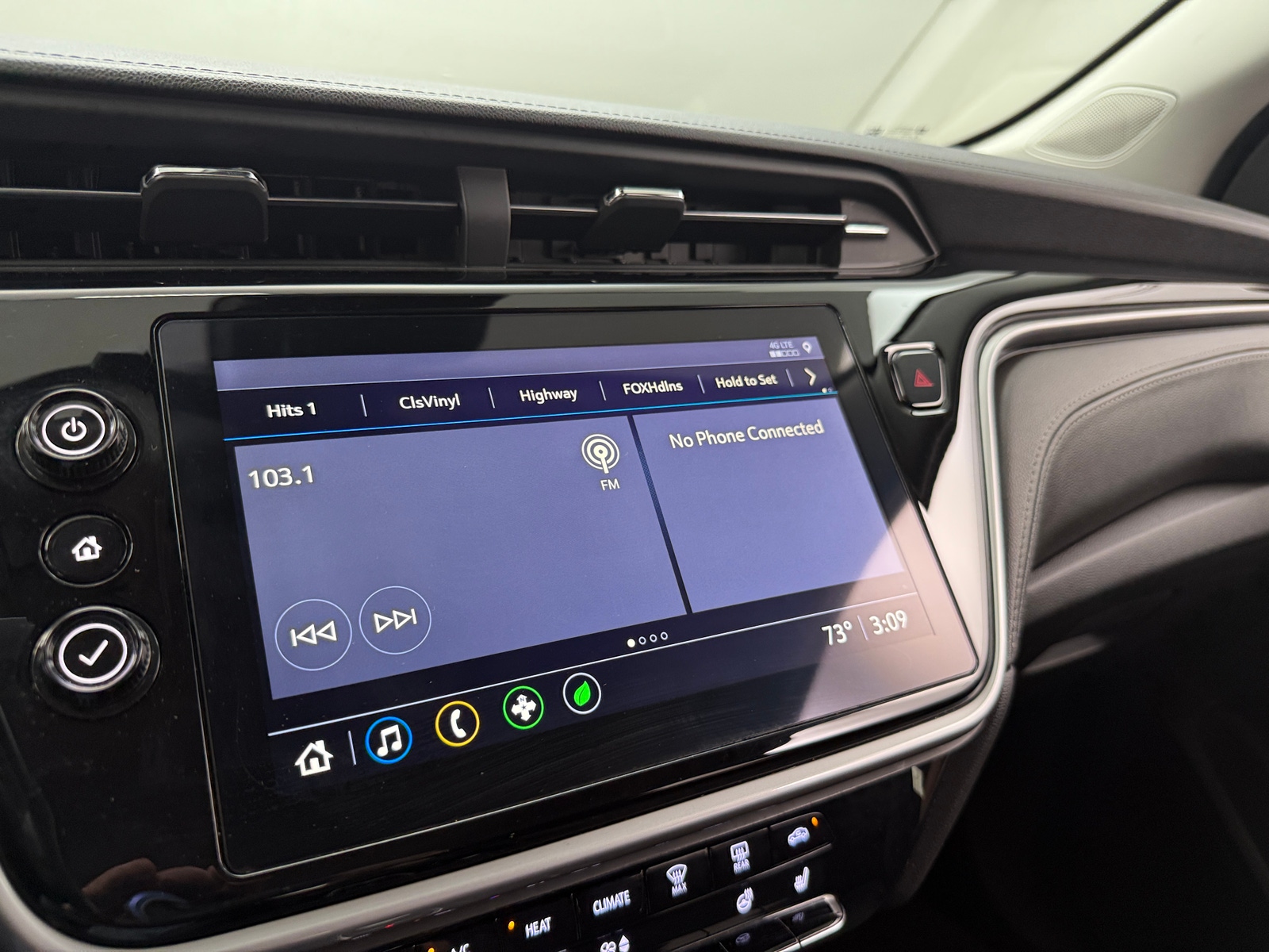 Thumbnail: 2022 Chevrolet Bolt EUV - 4