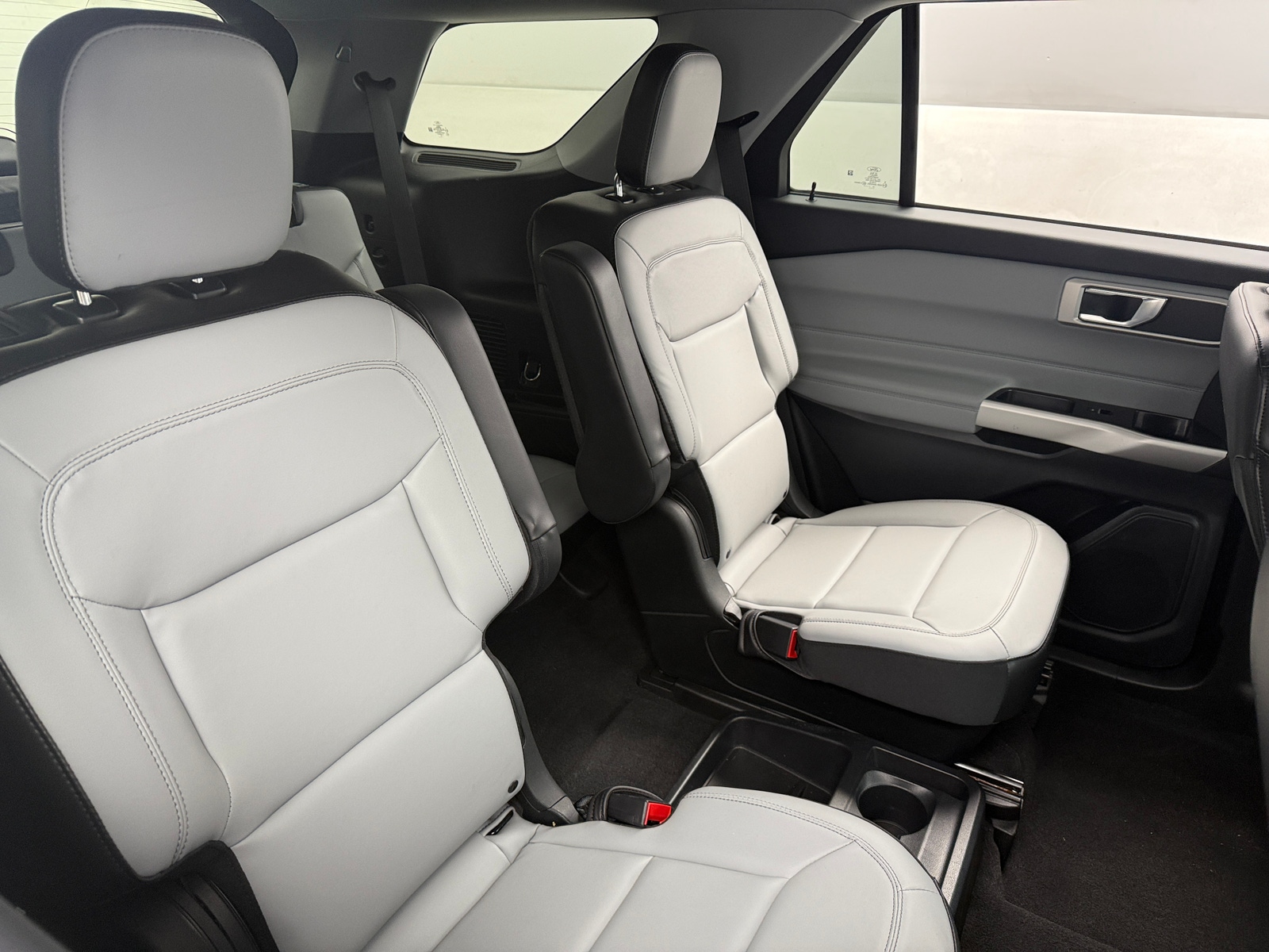 Thumbnail: 2021 Ford Explorer - 6