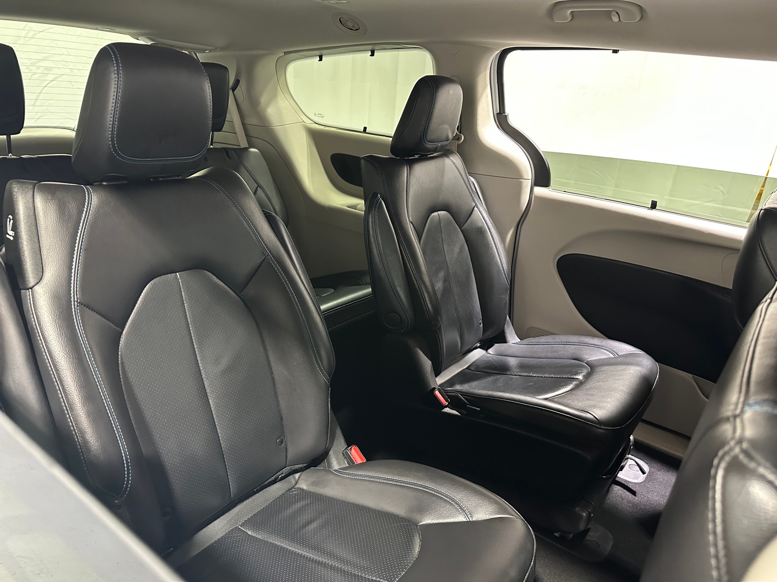 Thumbnail: 2021 Chrysler Pacifica - 5
