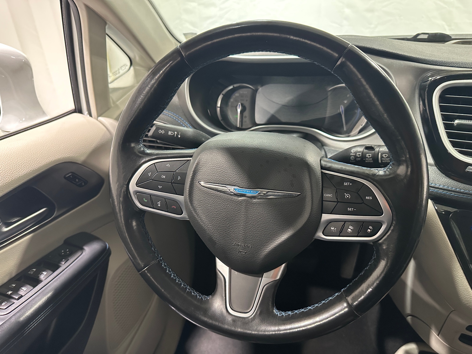 Thumbnail: 2021 Chrysler Pacifica - 4