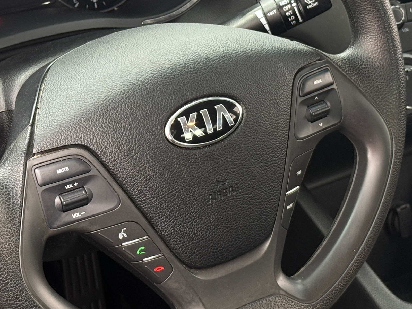 Thumbnail: 2017 Kia Forte - 5