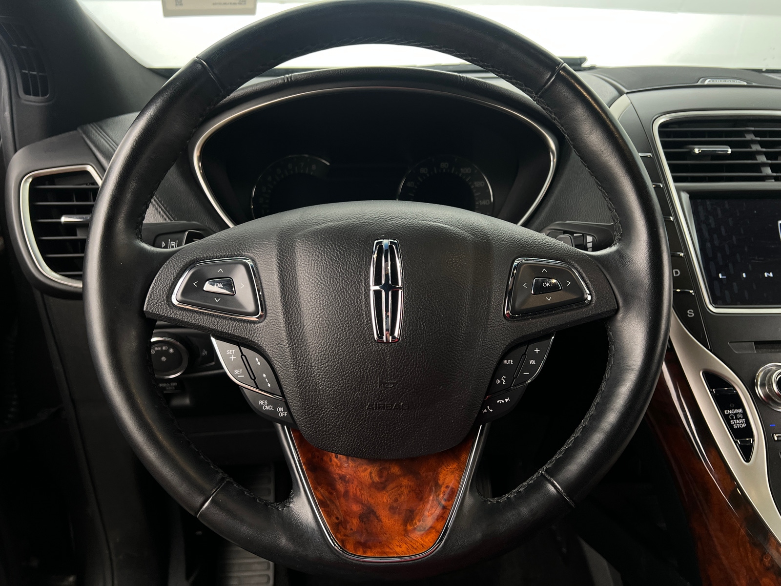 Thumbnail: 2018 Lincoln MKX - 4