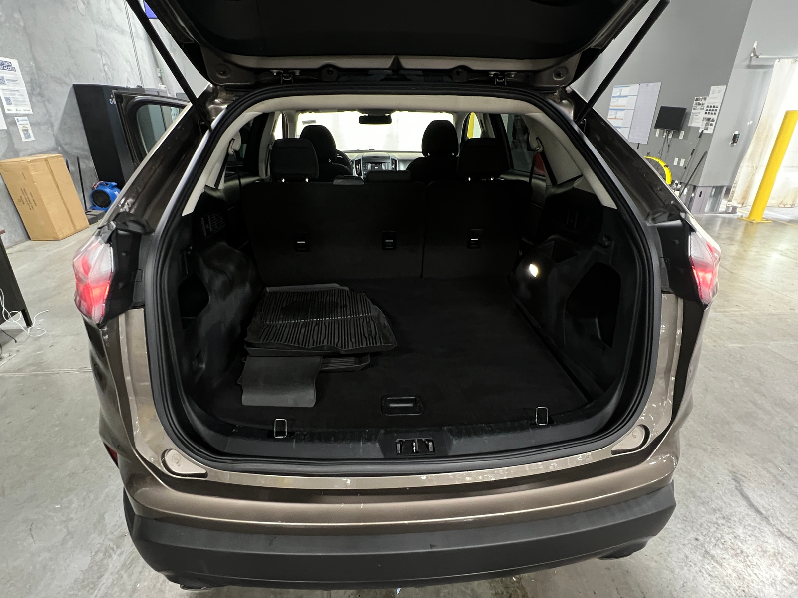 Thumbnail: 2019 Ford Edge - 7
