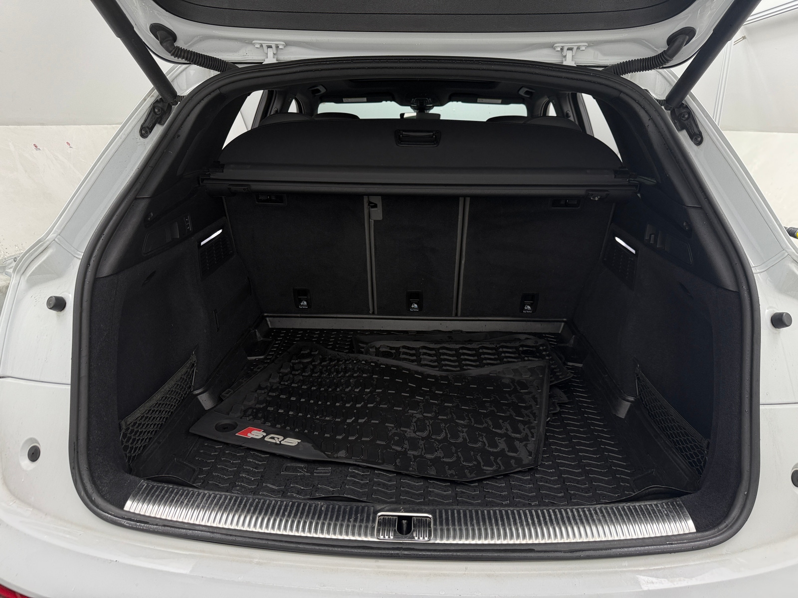 Thumbnail: 2020 Audi SQ5 - 6
