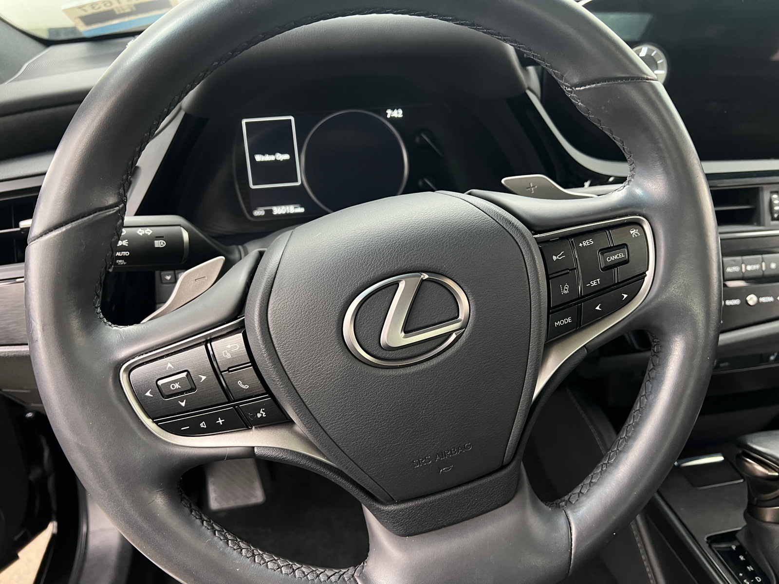 Thumbnail: 2024 Lexus ES - 4