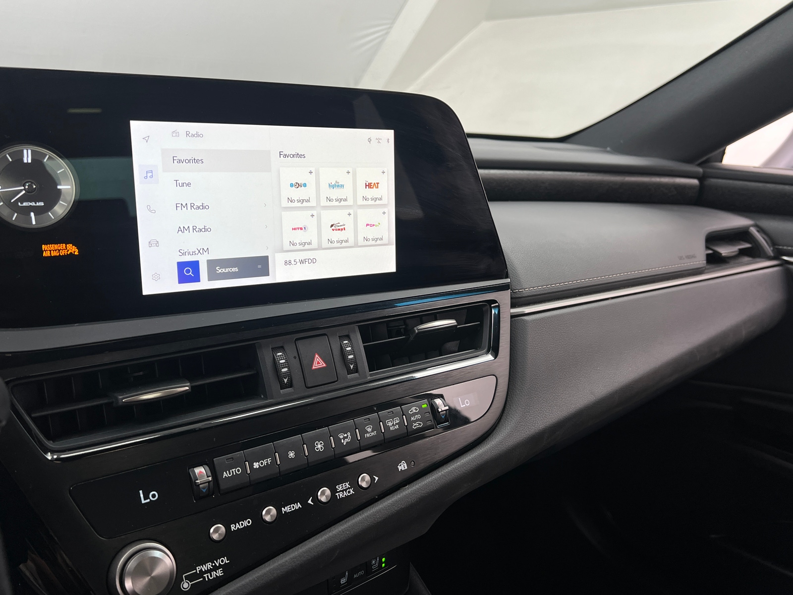 Thumbnail: 2024 Lexus ES - 3