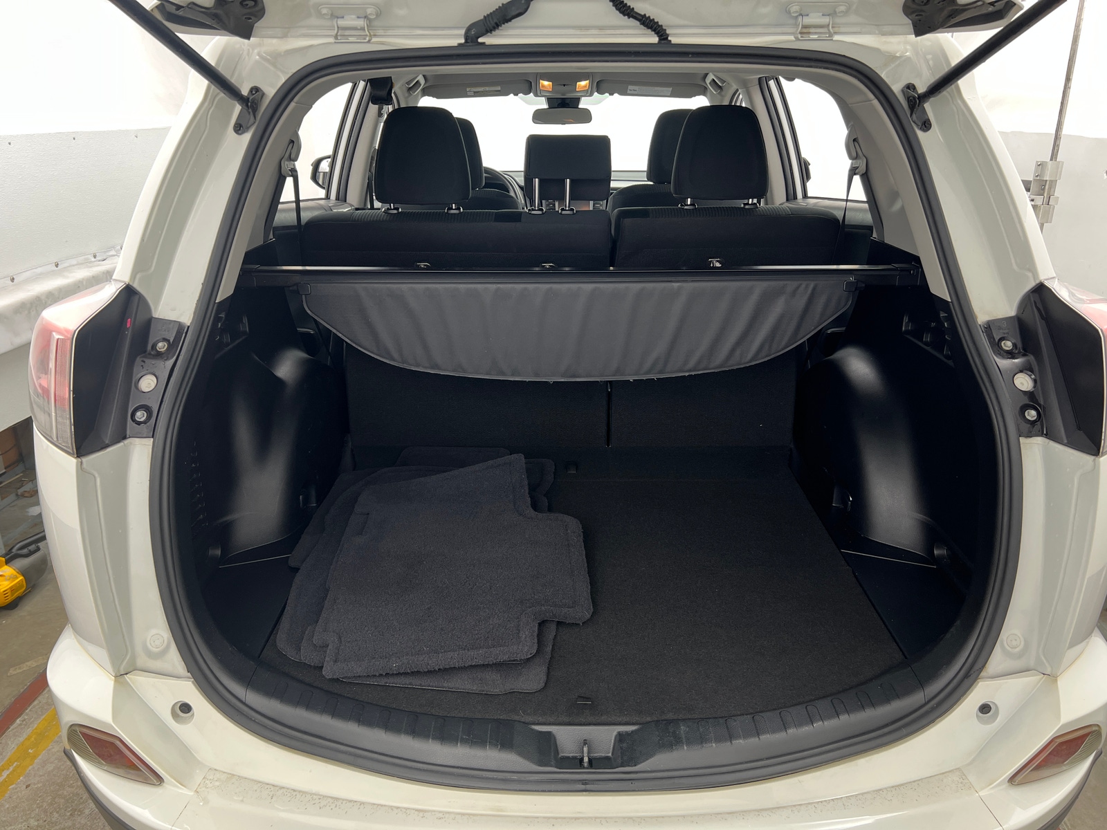 Thumbnail: 2018 Toyota RAV4 - 7