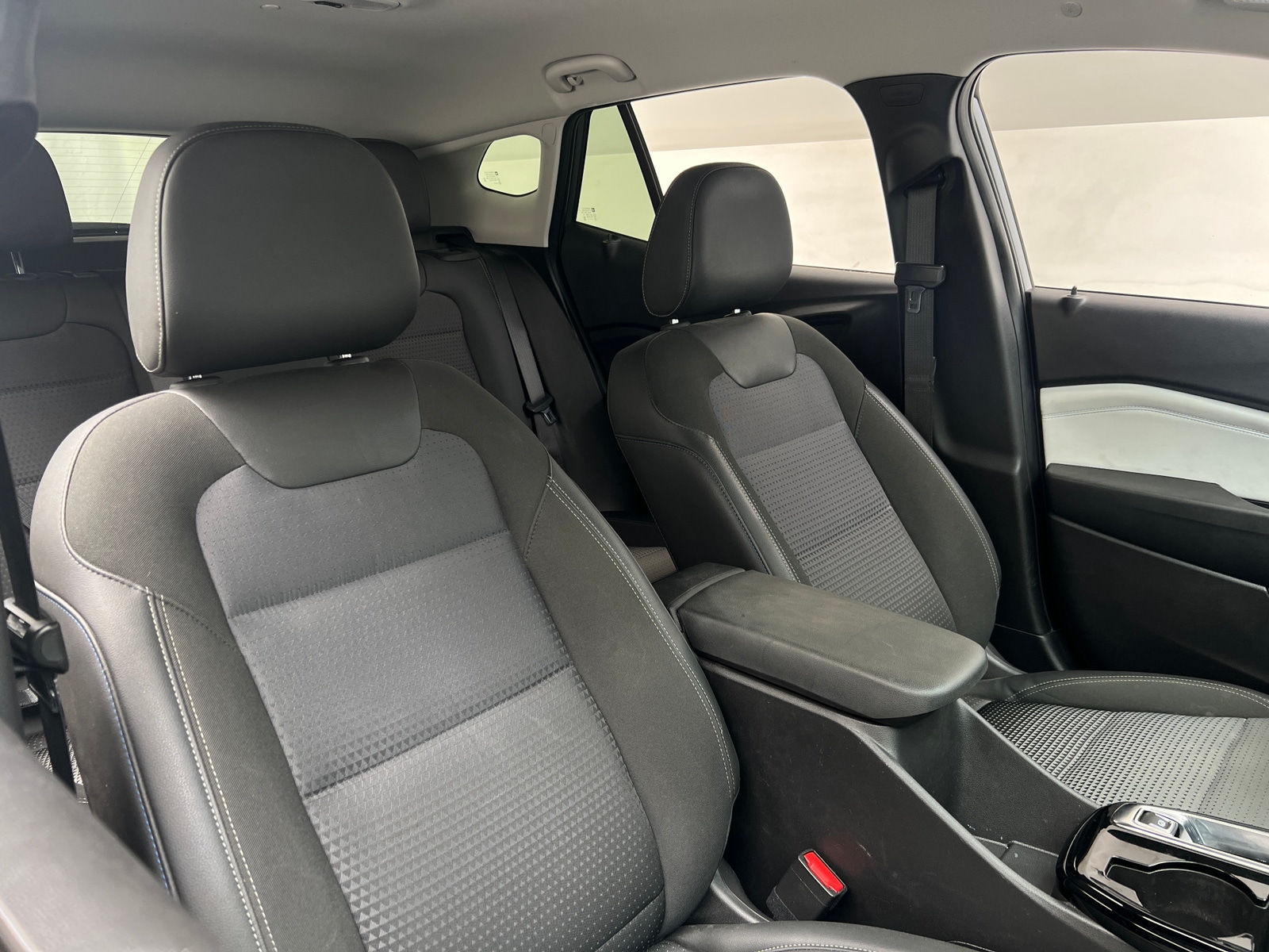 Thumbnail: 2025 Chevrolet Trax - 2
