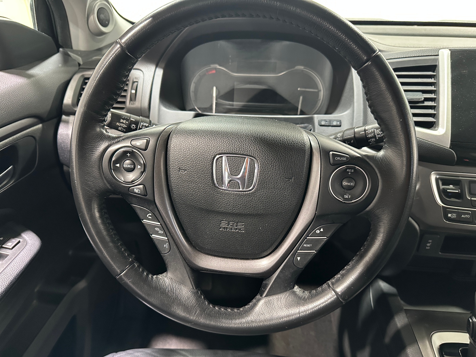 Thumbnail: 2016 Honda Pilot - 4